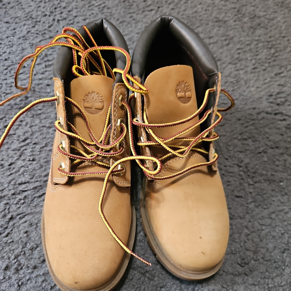 Size 6 timberland boots